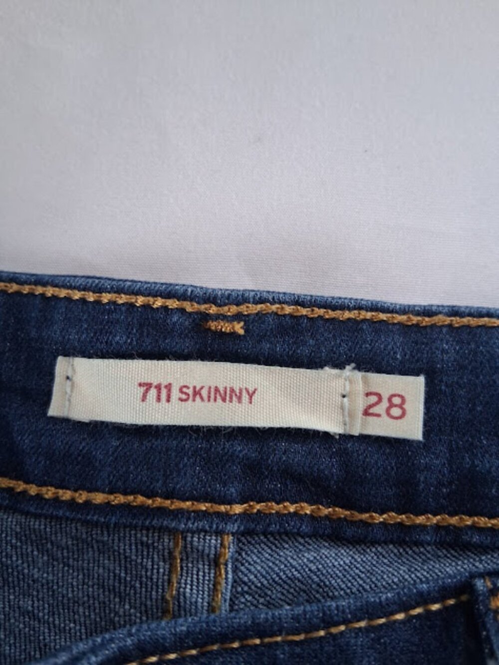 Levi's 711 women's size 28 Skinny dark wash jeans - Picture 11 of 16